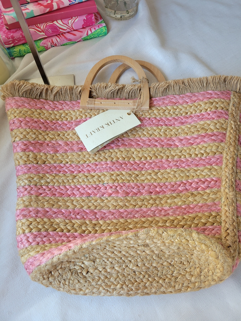 Antik Kraft Pink & Natural Stripe Straw Tote – NWT – Wooden Handles – Summer Chi - Picture 3 of 4